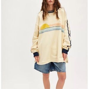 Boardwalk Top
FP
NWOT
Light Yellow